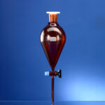 Separating funnels, conical shape (ISO), glass plug, graduated, amber stained