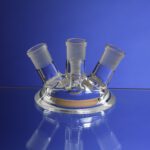 Planflansch-Deckel, Mittelhals, zwei schräge Seitenhälse, ein gerader Seitenhals